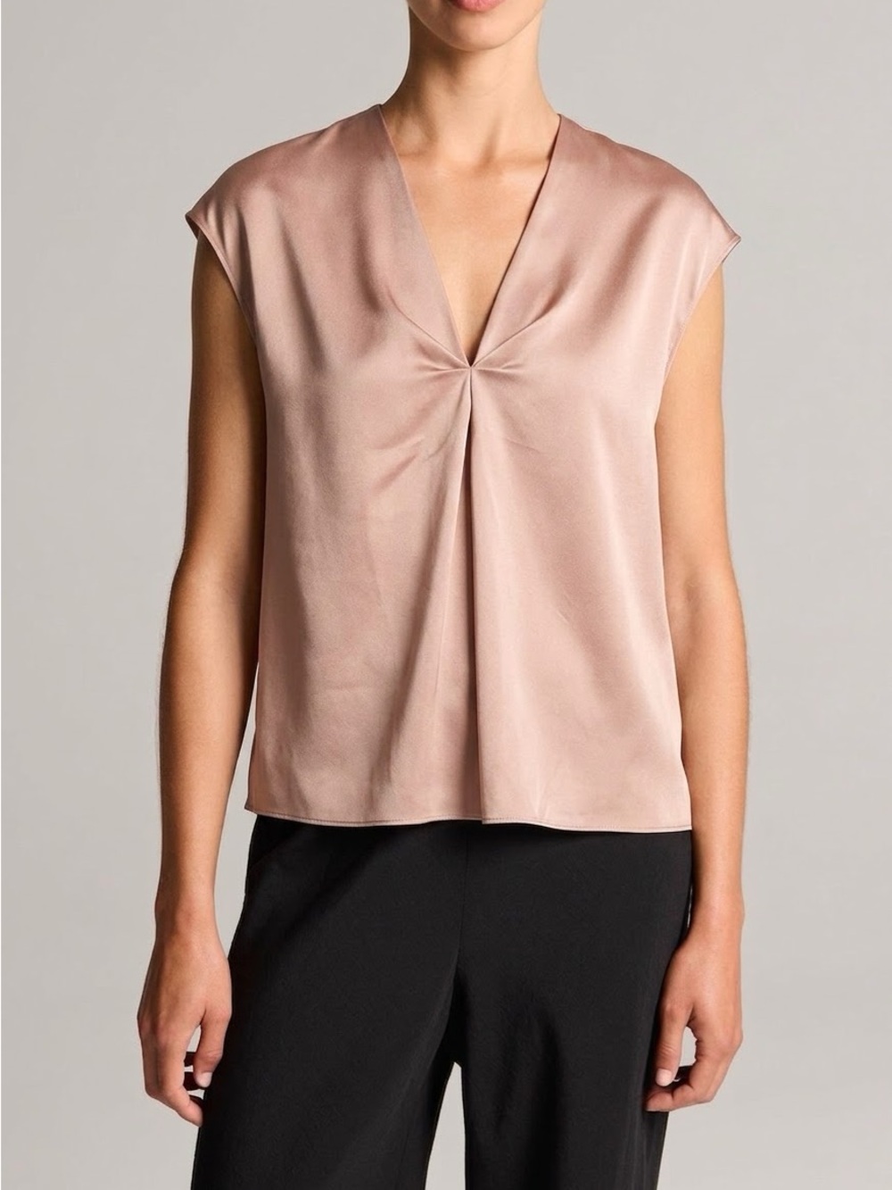Vince. Silk Blend V-Neck Top💙 never worn